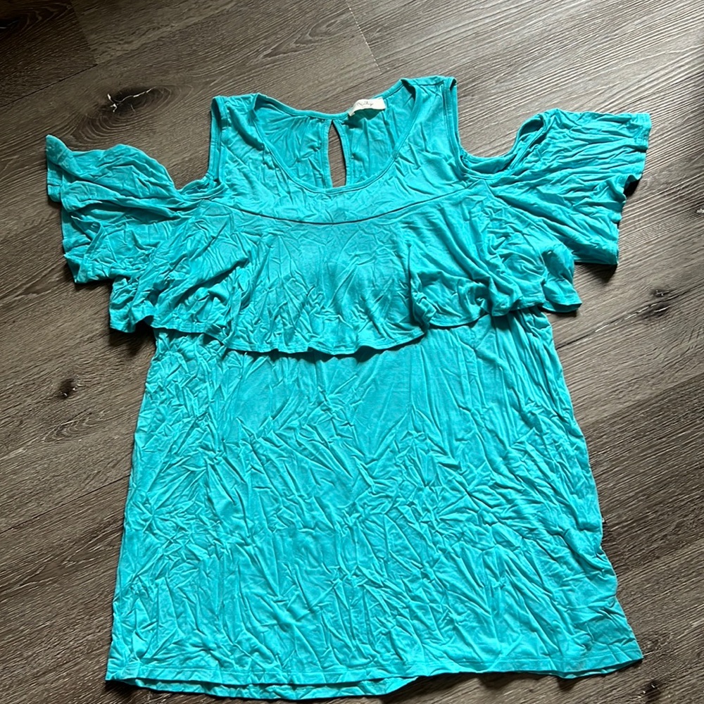 Open shoulder top